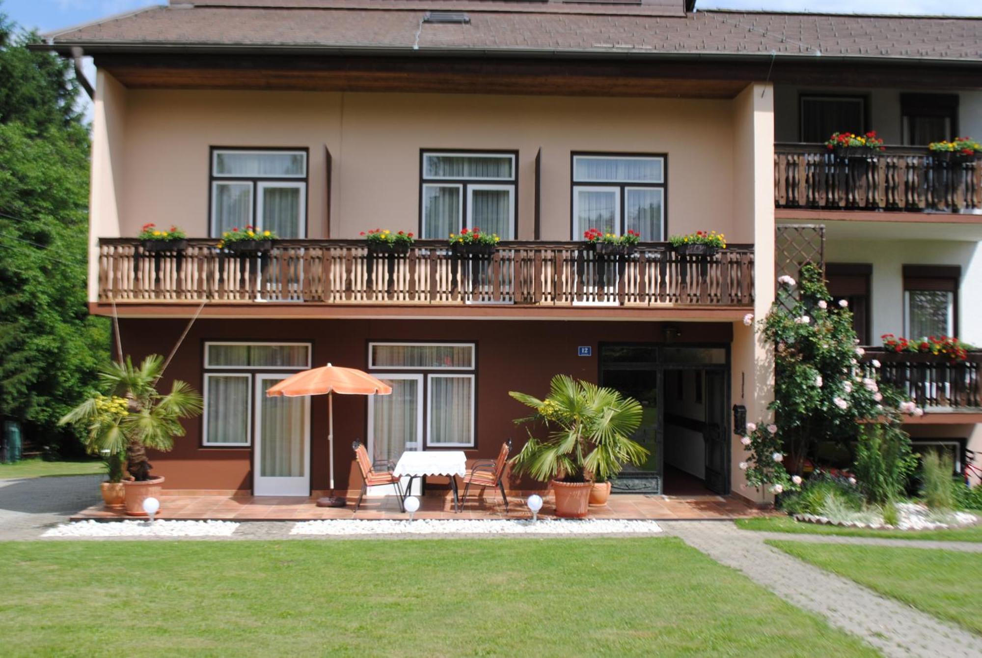 Ferienhaus Michor Latschach ober dem Faakersee Dış mekan fotoğraf