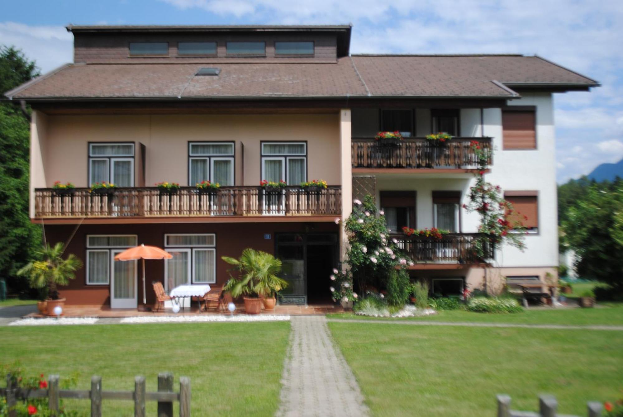 Ferienhaus Michor Latschach ober dem Faakersee Dış mekan fotoğraf