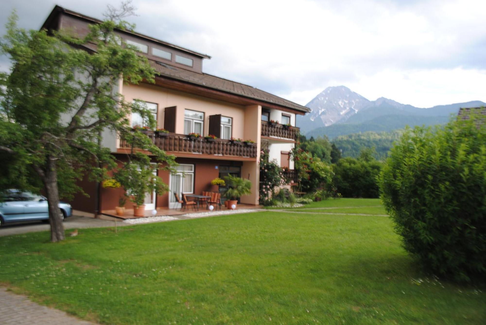 Ferienhaus Michor Latschach ober dem Faakersee Dış mekan fotoğraf