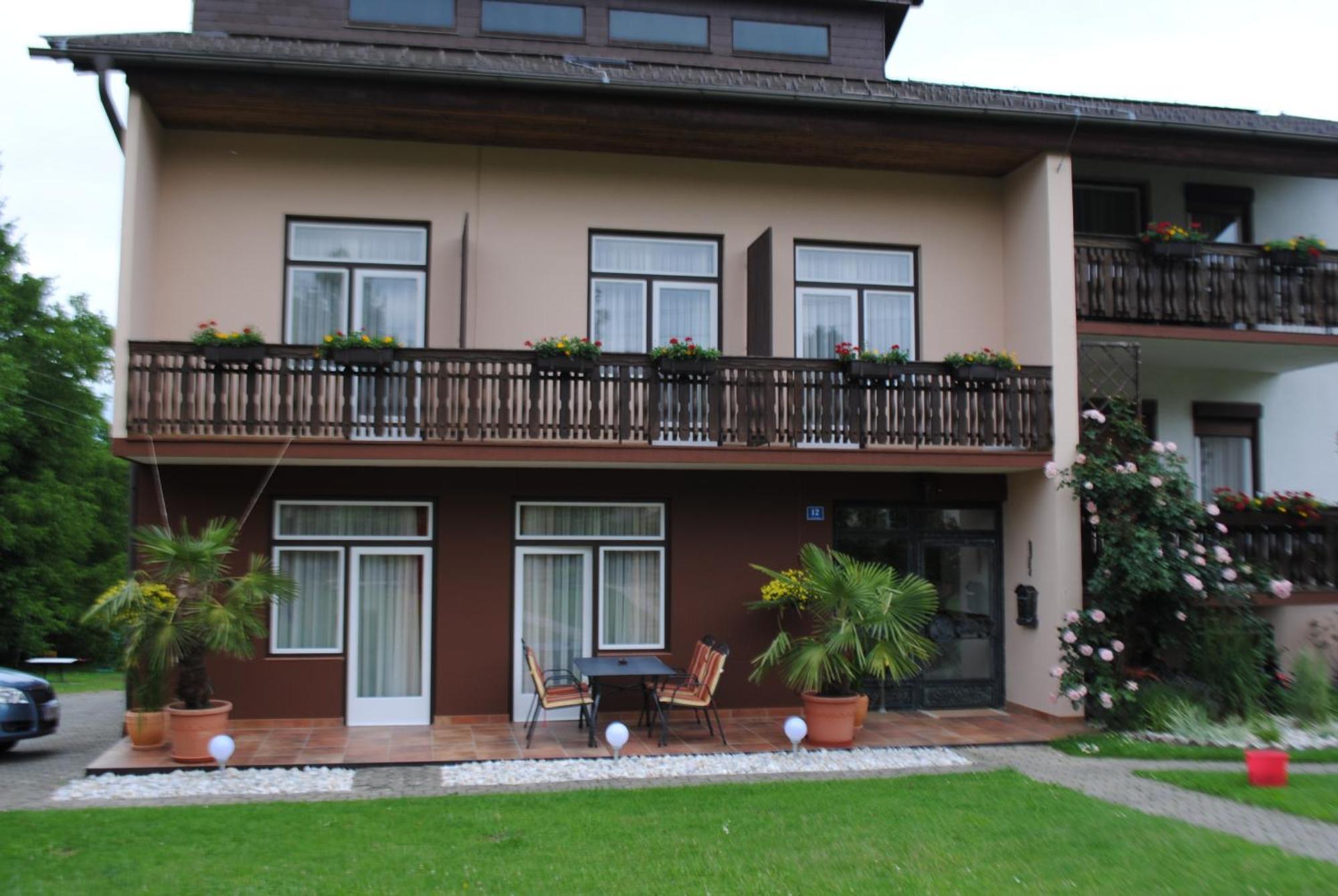 Ferienhaus Michor Latschach ober dem Faakersee Dış mekan fotoğraf